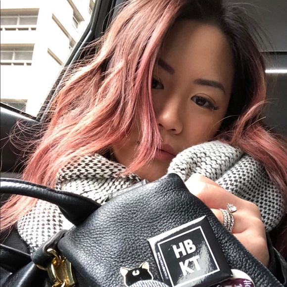 Meet your Posher, Kim - Picture 1 of 1